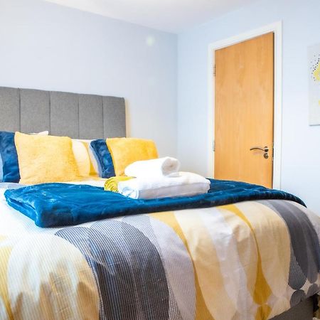 Newly Furnished Appartment Near Train Station Wolverhampton Exteriör bild