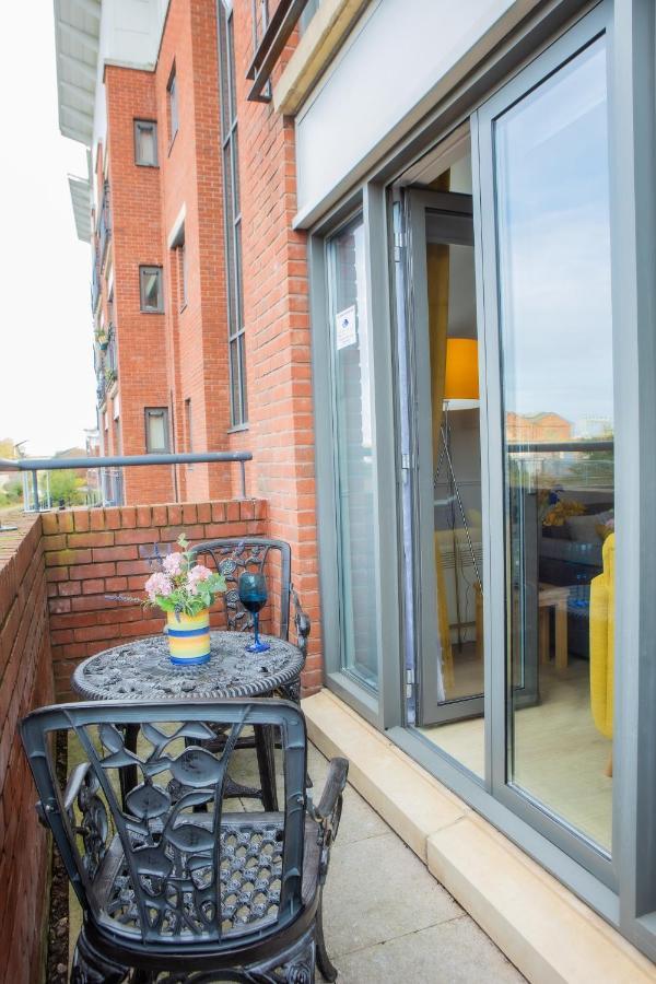 Newly Furnished Appartment Near Train Station Wolverhampton Exteriör bild