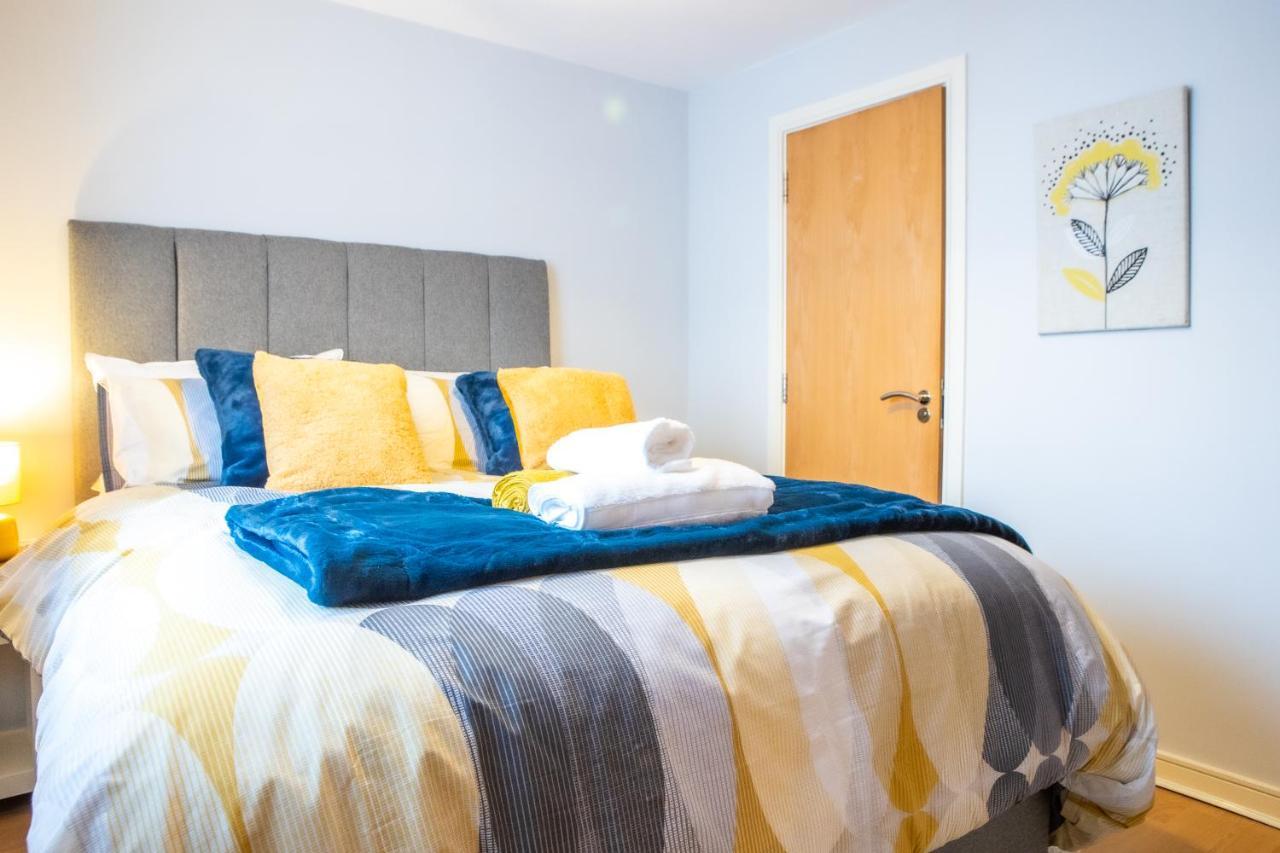 Newly Furnished Appartment Near Train Station Wolverhampton Exteriör bild