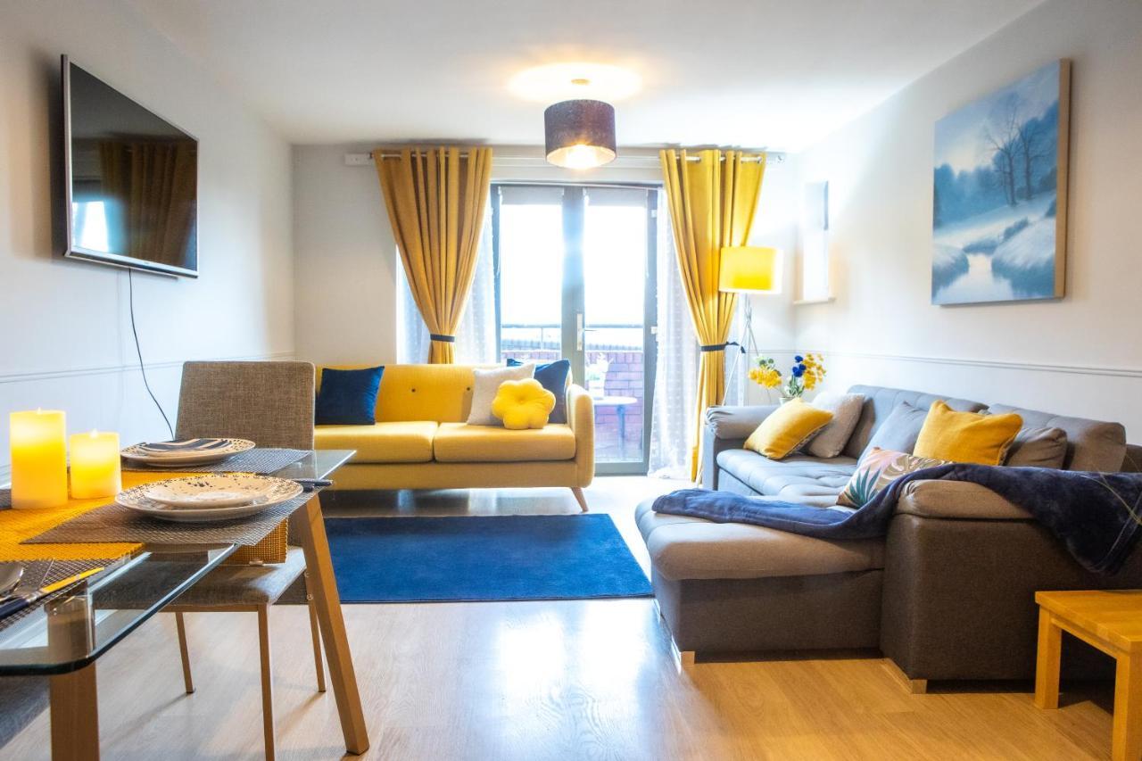 Newly Furnished Appartment Near Train Station Wolverhampton Exteriör bild