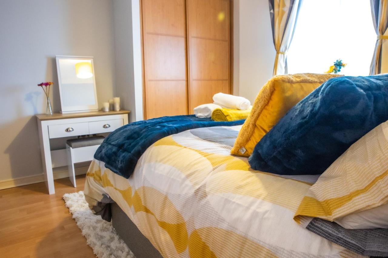 Newly Furnished Appartment Near Train Station Wolverhampton Exteriör bild