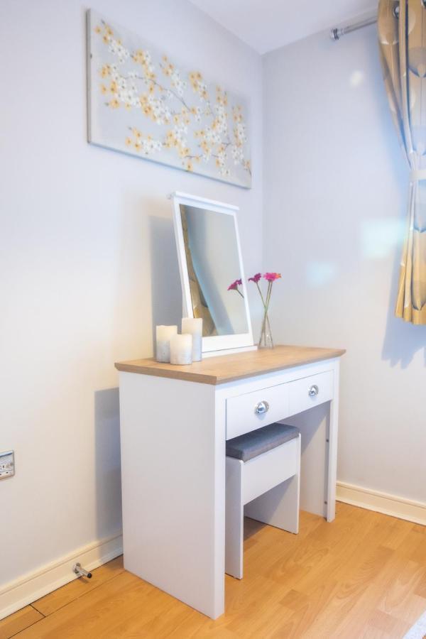 Newly Furnished Appartment Near Train Station Wolverhampton Exteriör bild