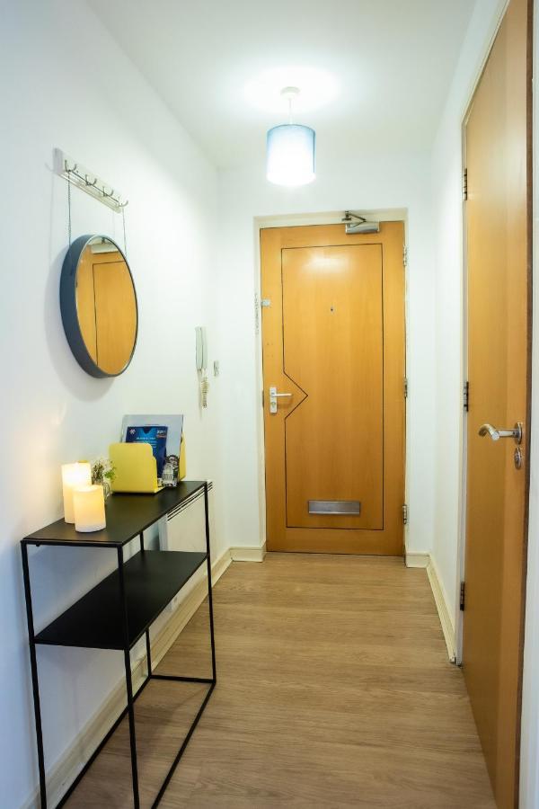 Newly Furnished Appartment Near Train Station Wolverhampton Exteriör bild