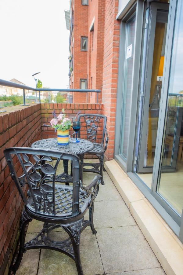 Newly Furnished Appartment Near Train Station Wolverhampton Exteriör bild